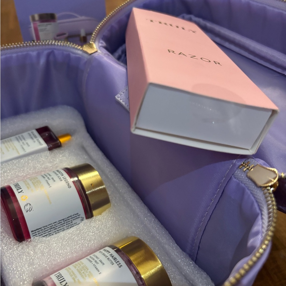 TRULY Beauty Shave Kit “Best of Minis” and Tote (NEW)